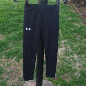 Girls Under Armour black pants 6X